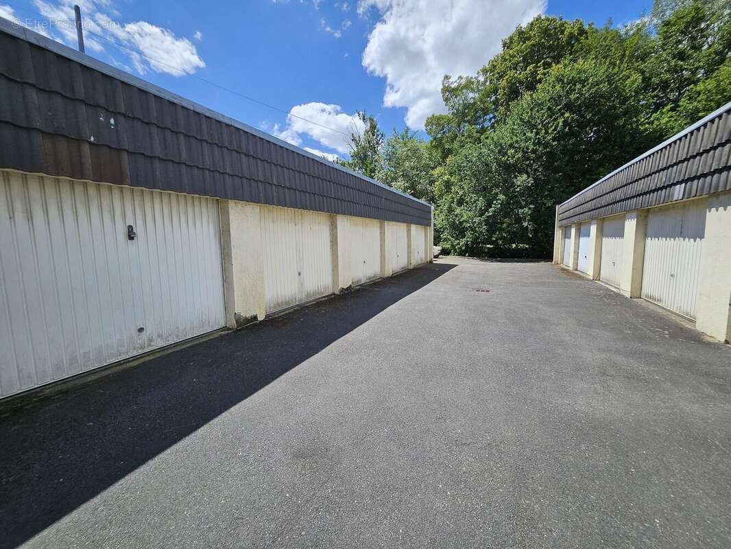 Parking à LISIEUX