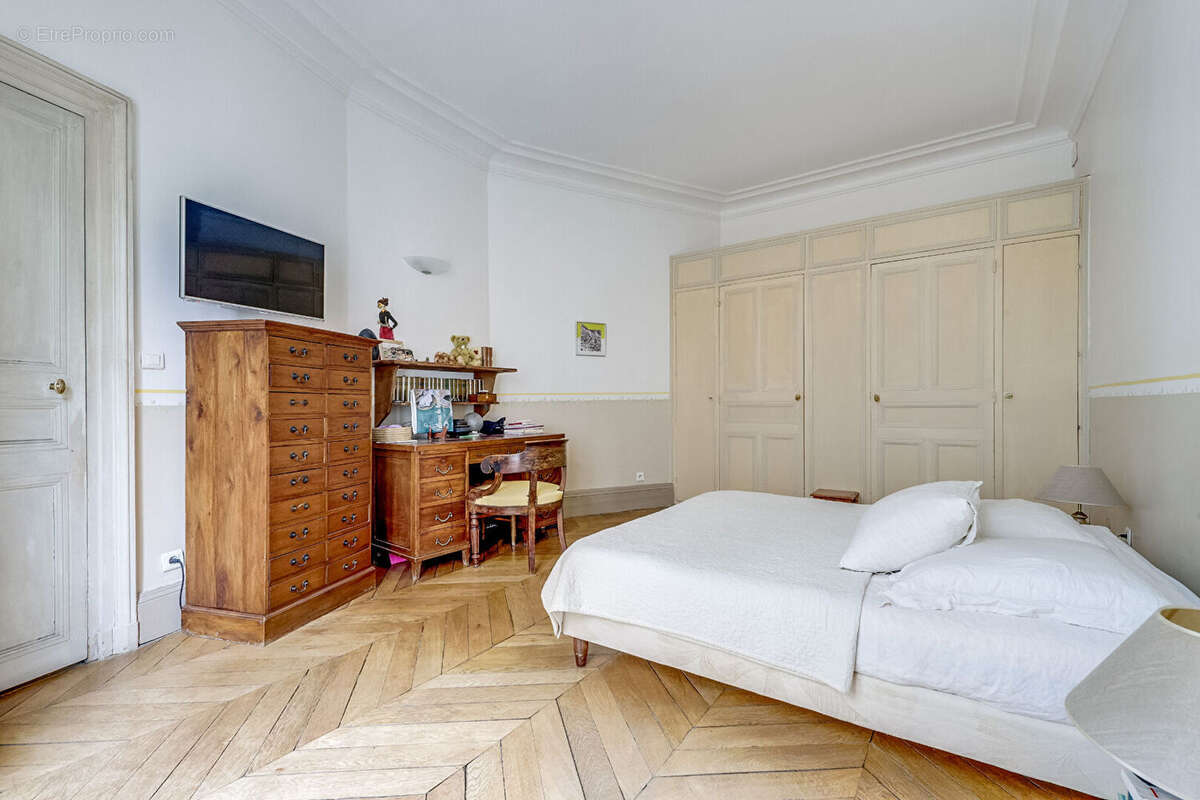 Appartement à PARIS-6E