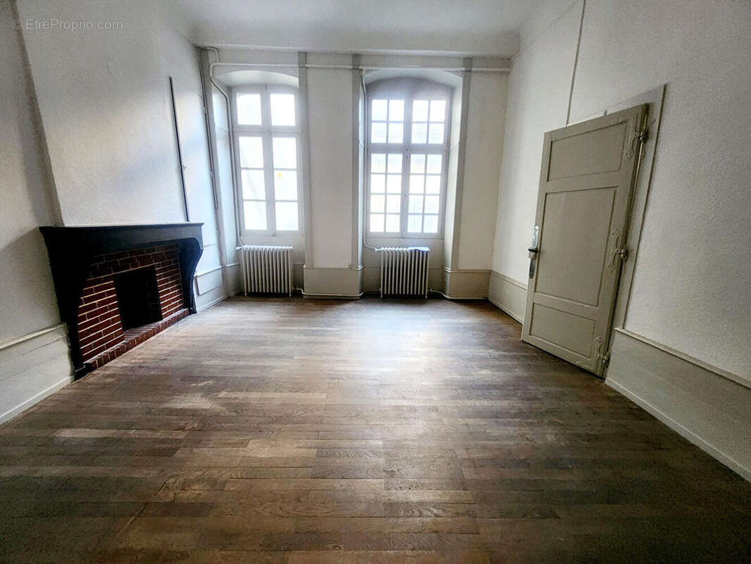 Appartement à POLIGNY