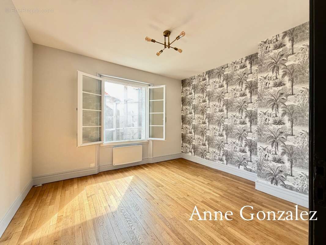 ORLEANS proche rue Royale, à vendre superbe Appartement T4 entièrment rénové dans belle petite copropriété avec peu de charges e - photo 7
