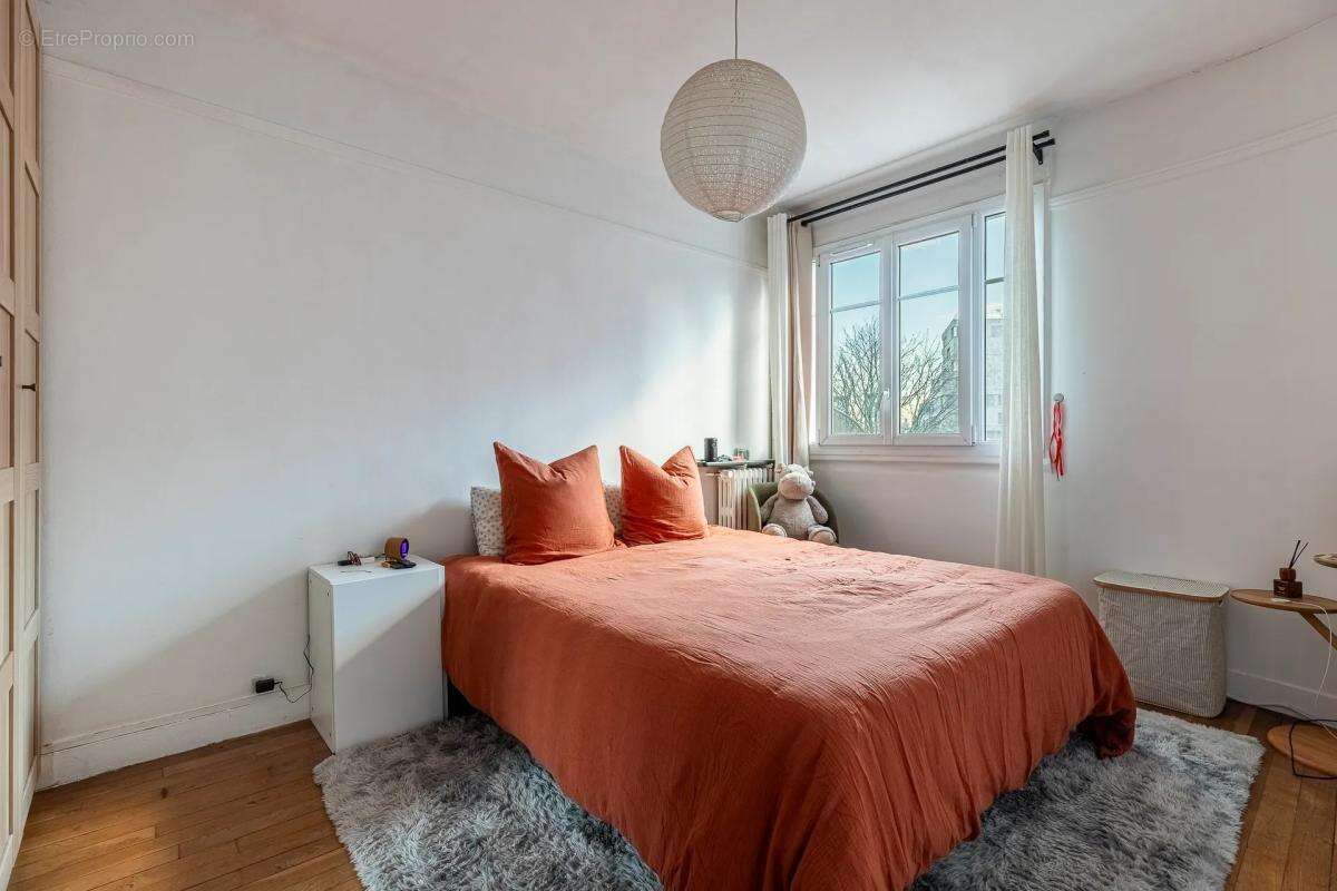 Appartement à LES LILAS