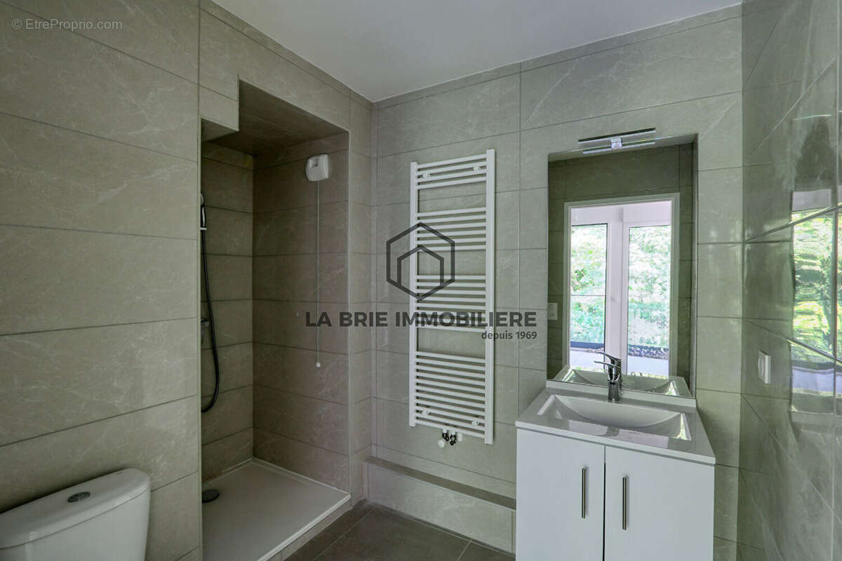 Appartement à RUBELLES