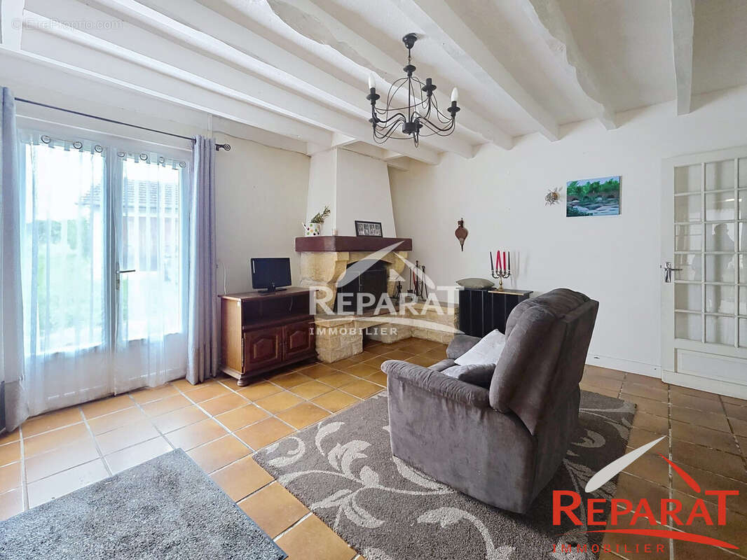 Maison à VARS-SUR-ROSEIX