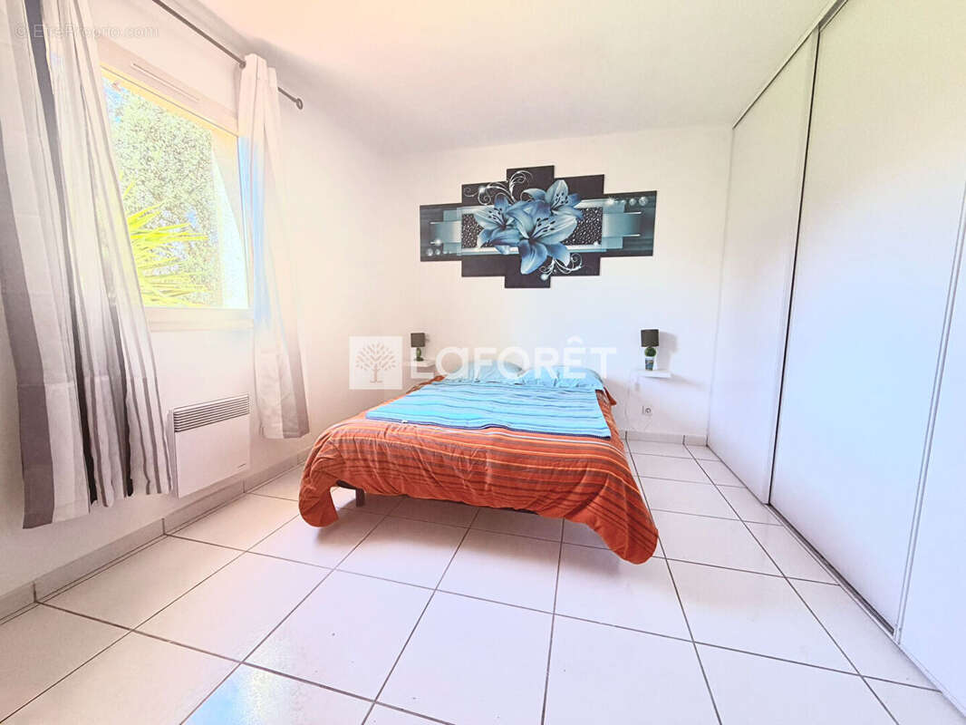 Maison 3 faces, 133m2 sur terrain piscinable 847m2. 299 000 - photo 6
