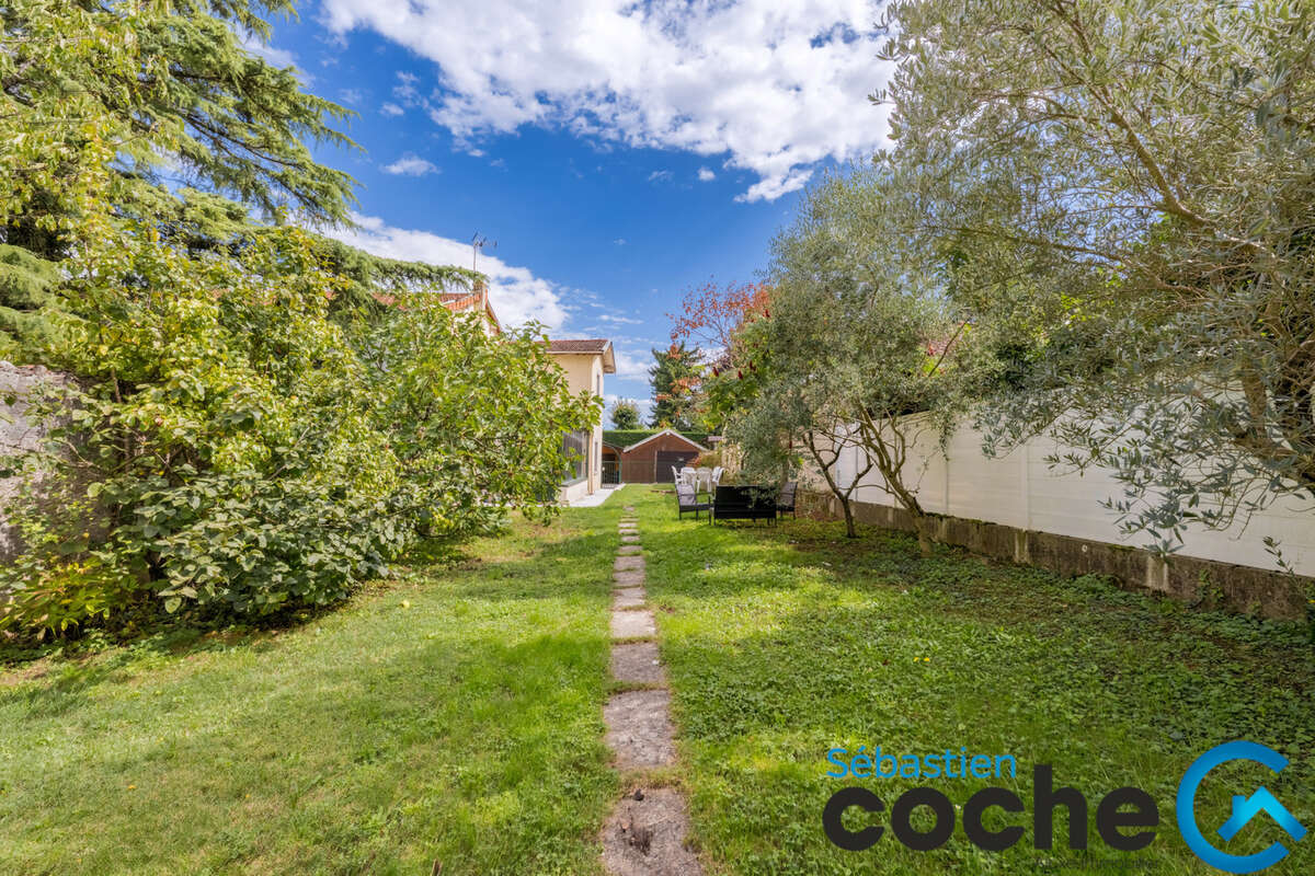 Maison à SAINT-BONNET-DE-MURE
