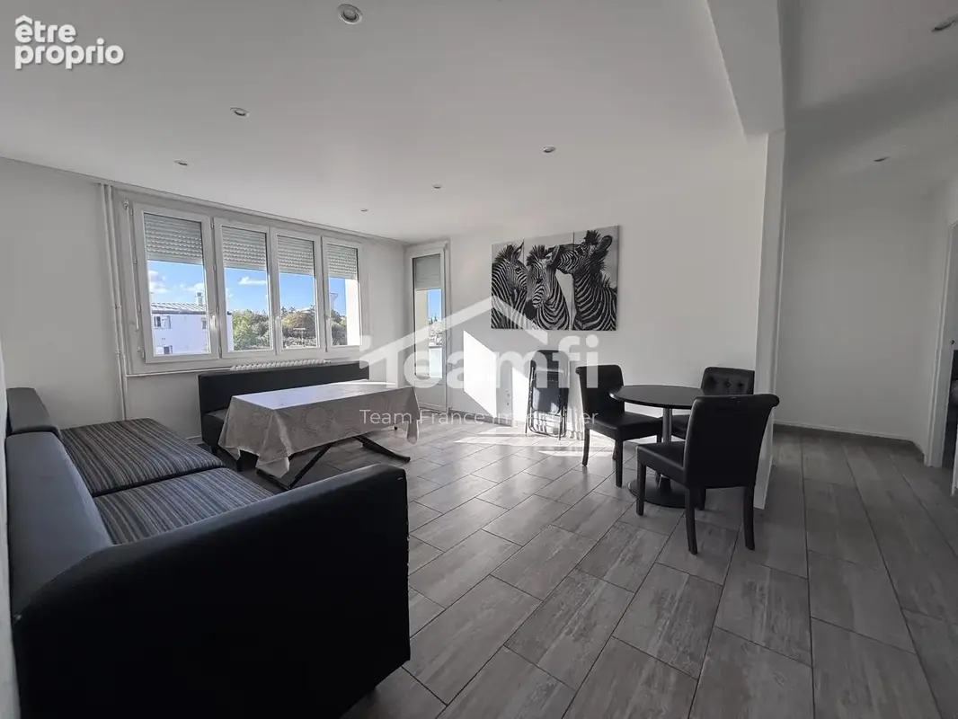 Appartement à SAINT-JEAN-DE-LA-RUELLE