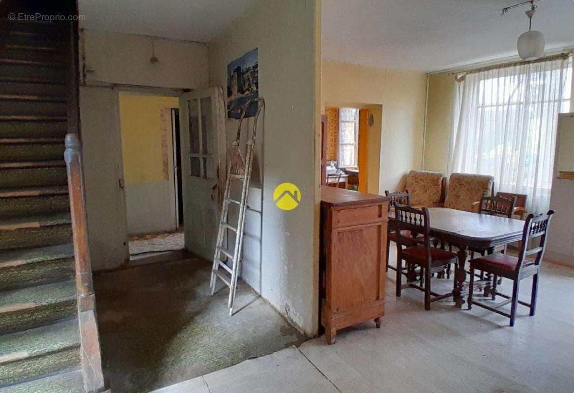 Maison à CHENERAILLES