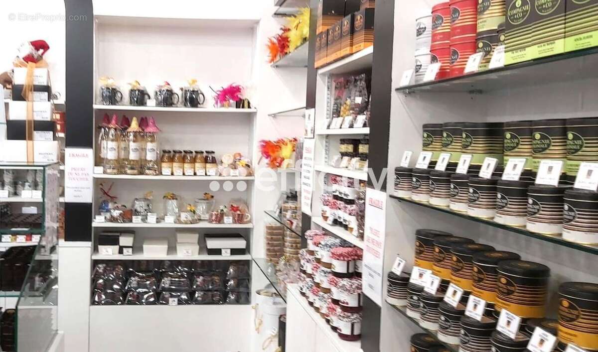 Commerce à MAUREPAS