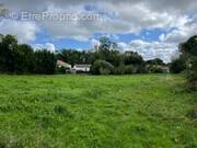 Terrain à MOUTIERS-LES-MAUXFAITS