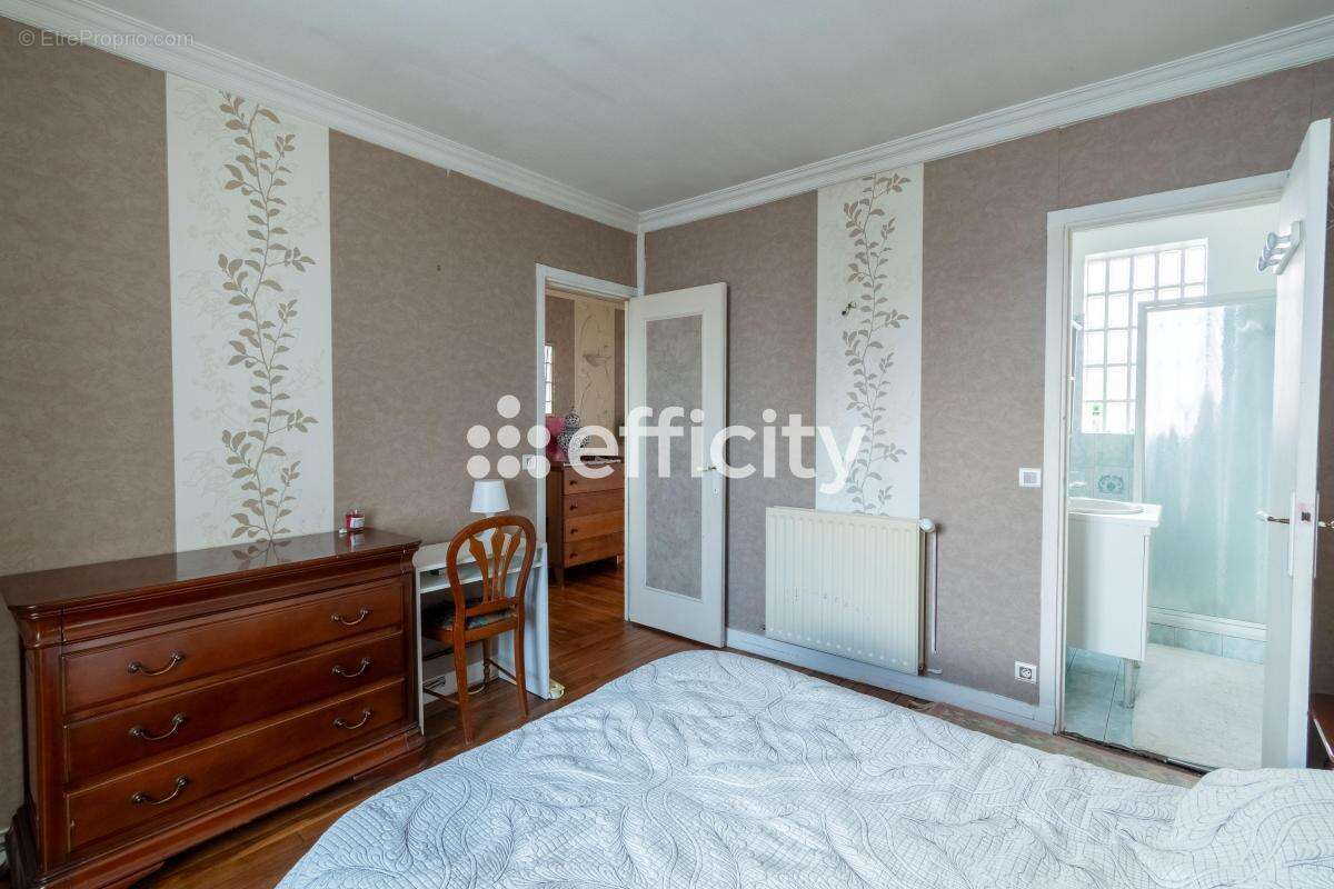 Maison à VILLENEUVE-LE-ROI