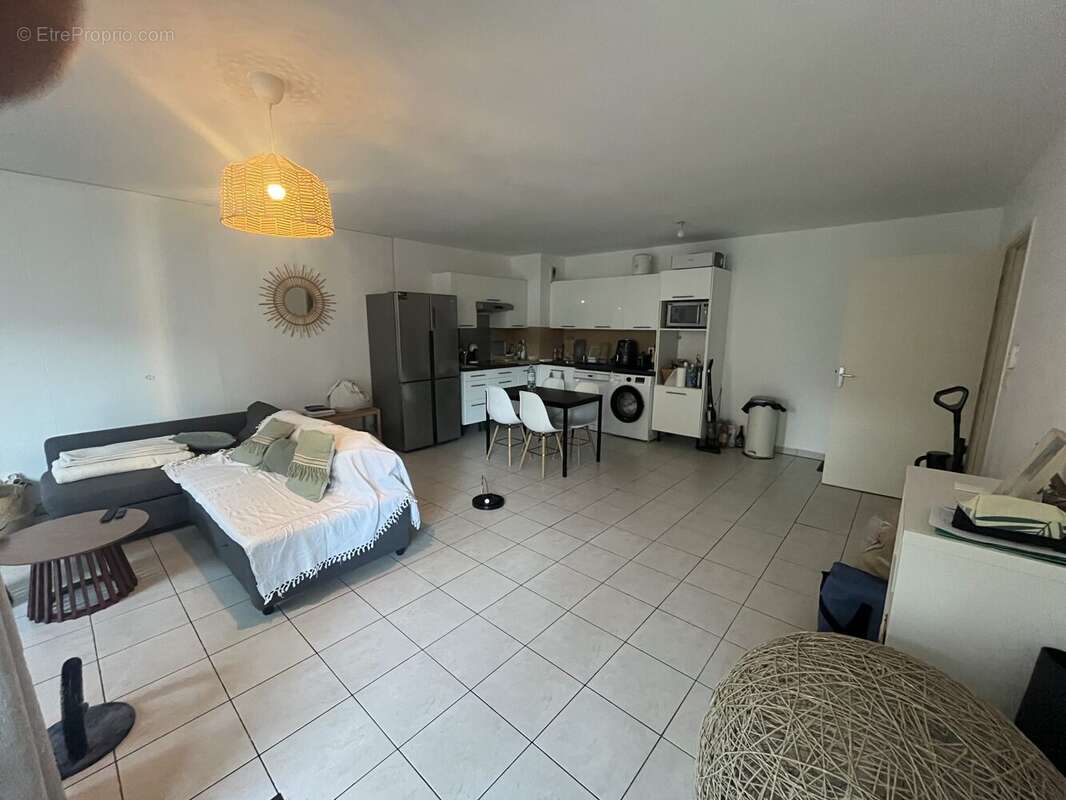 Appartement à MARSEILLE-3E