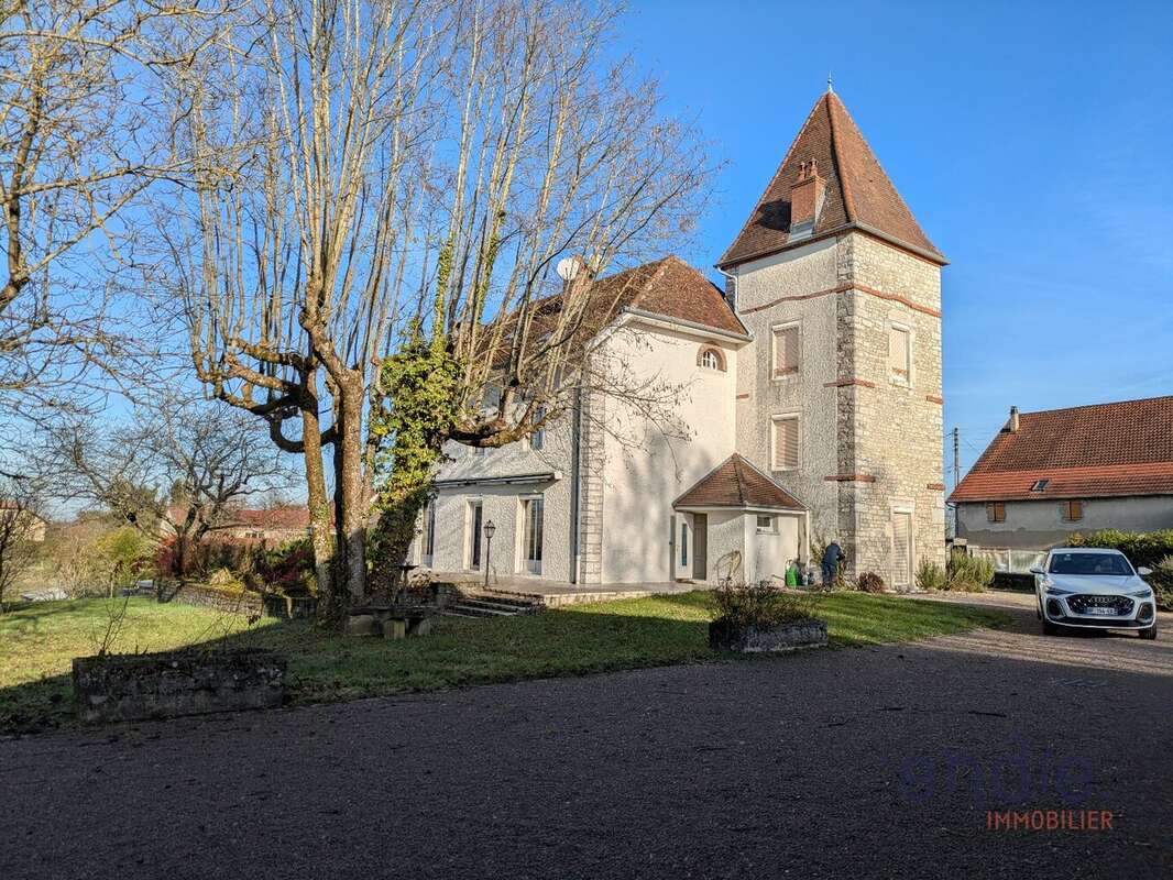 Maison à SALANS