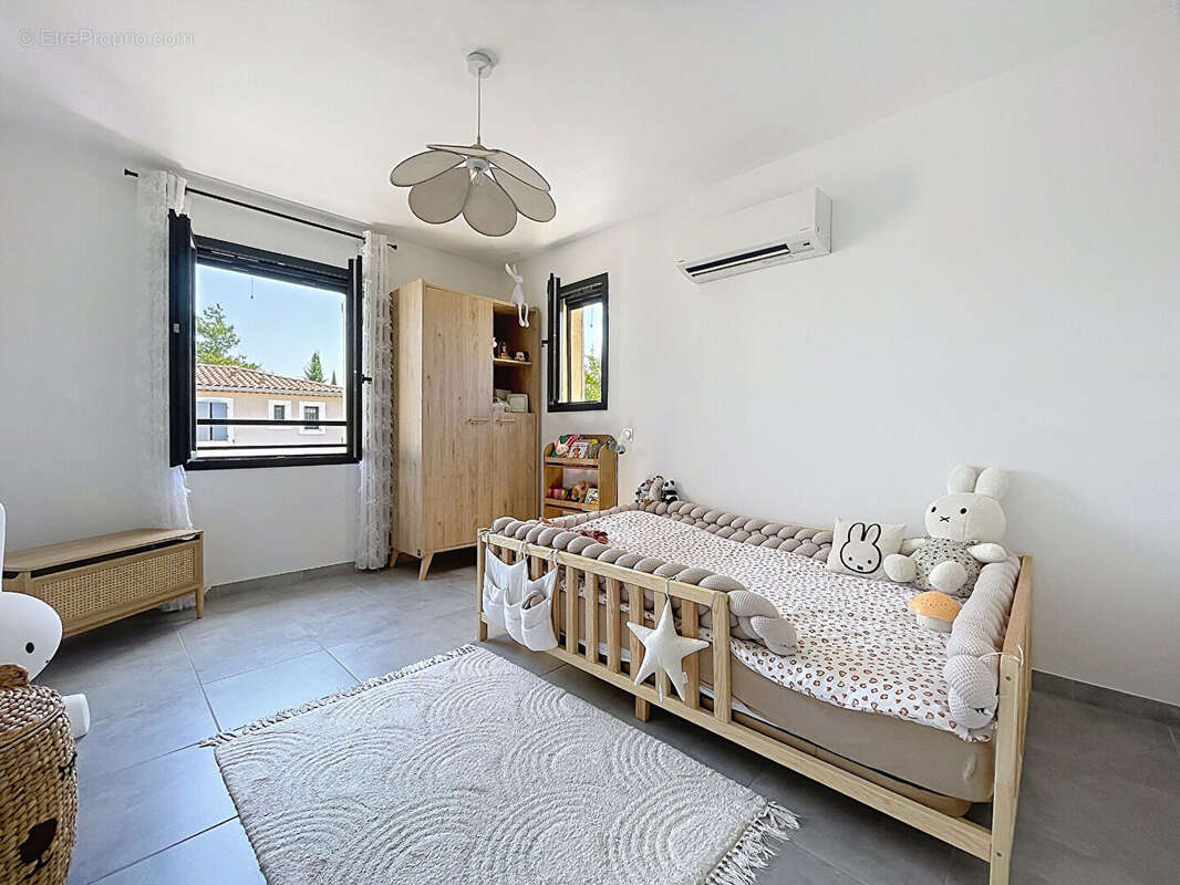 Villa contemporaine de 2017, séjour de 38m2 sur terrasse orientée sud, 3 chambres - photo 4