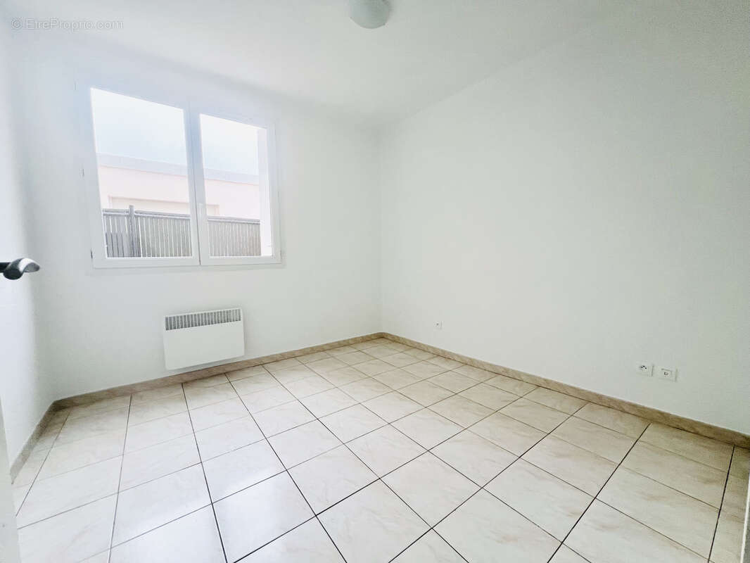 Appartement à LAMALOU-LES-BAINS