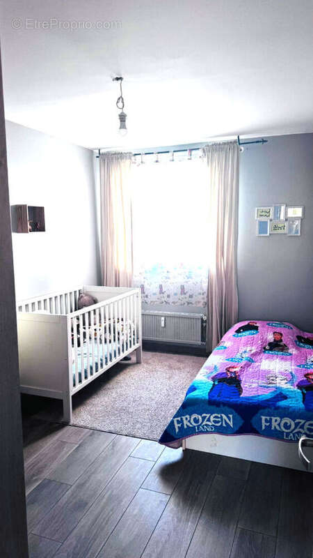 Appartement à PIERRE-BENITE