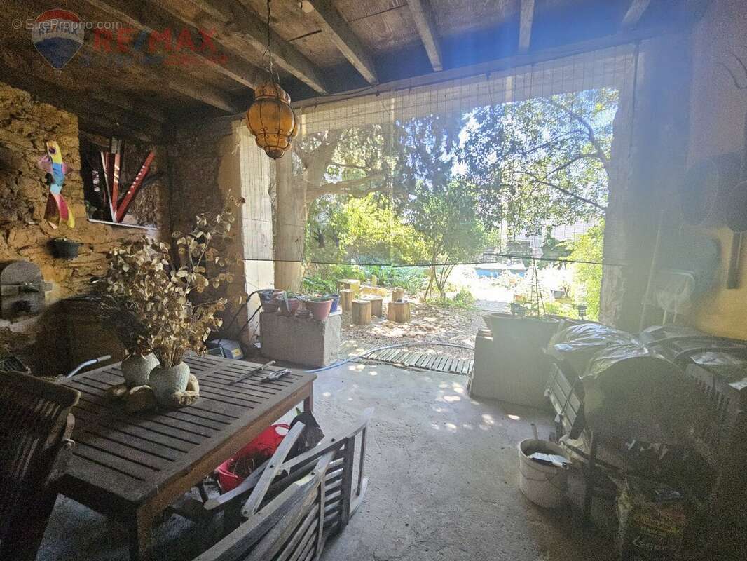 Grande maison vigneronne de type 8 avec garage et jardin - photo 15