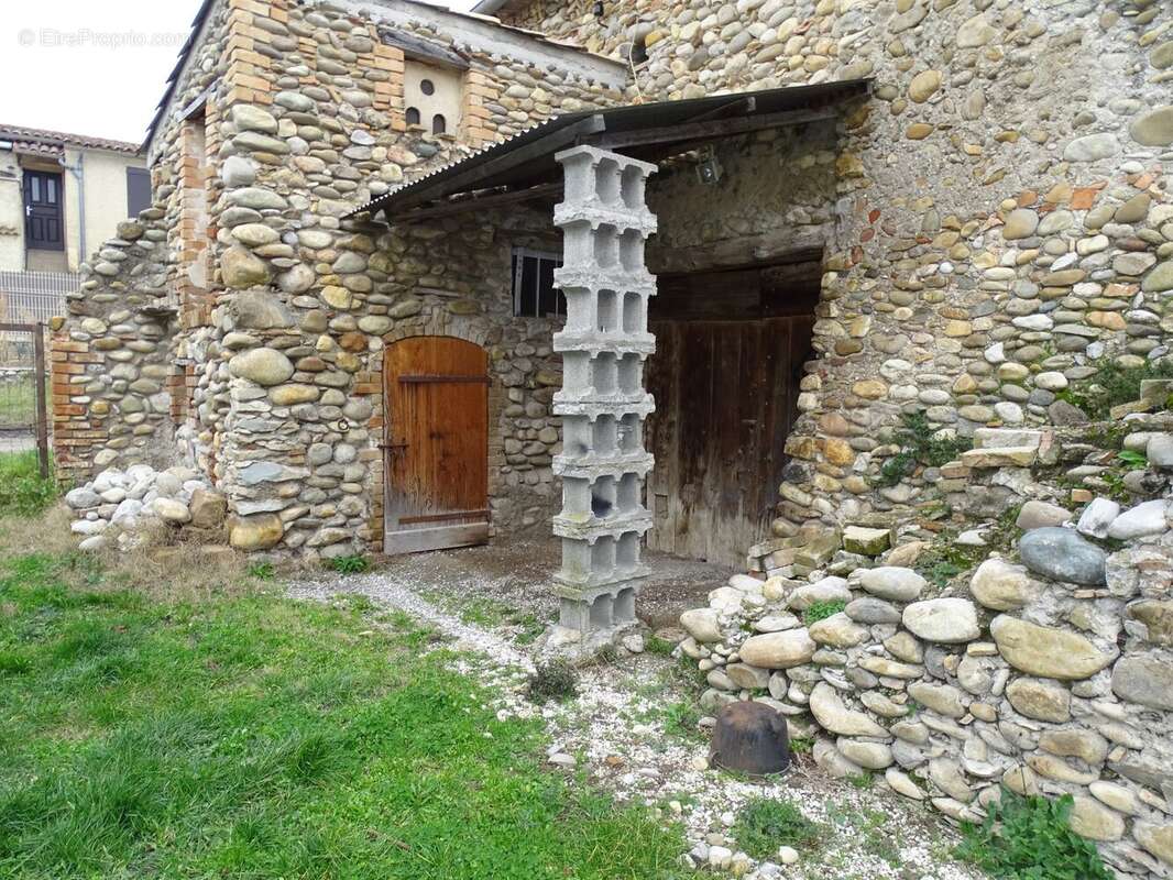 Appartement à LES MEES