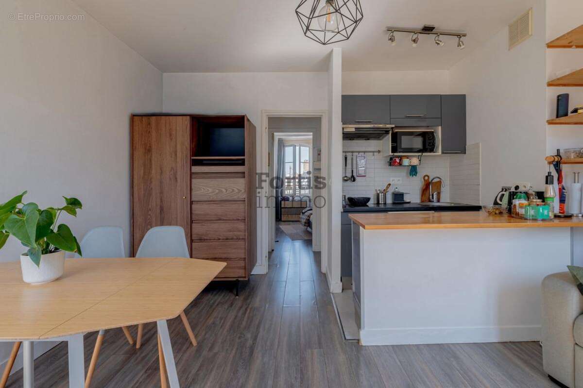 Appartement à PARIS-18E