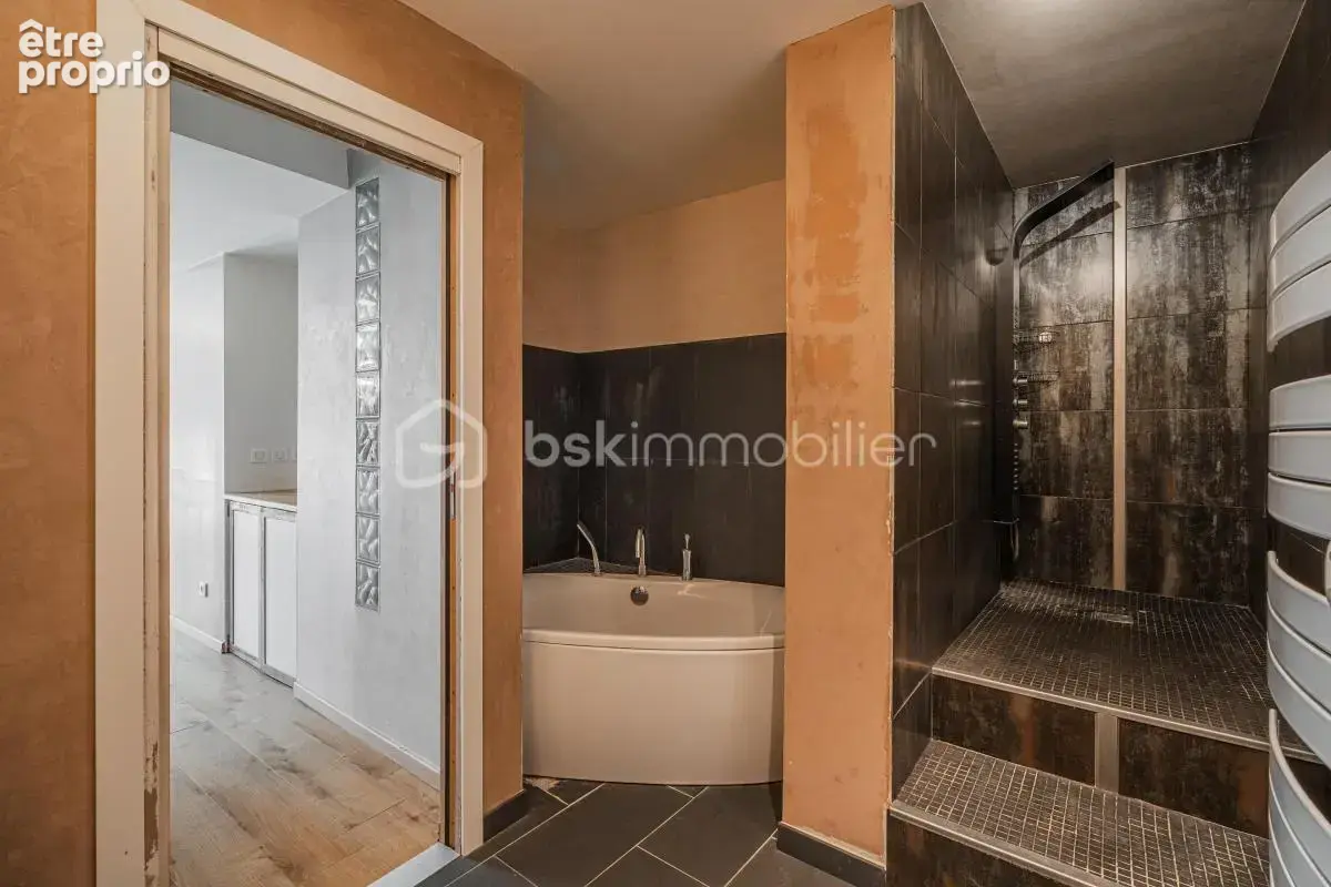 Loft atypique de 117 m² – Centre-ville de Rumilly - photo 11