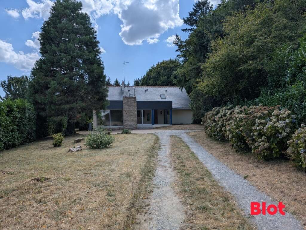 Maison 162 m² à Saint-Ave  - photo 2
