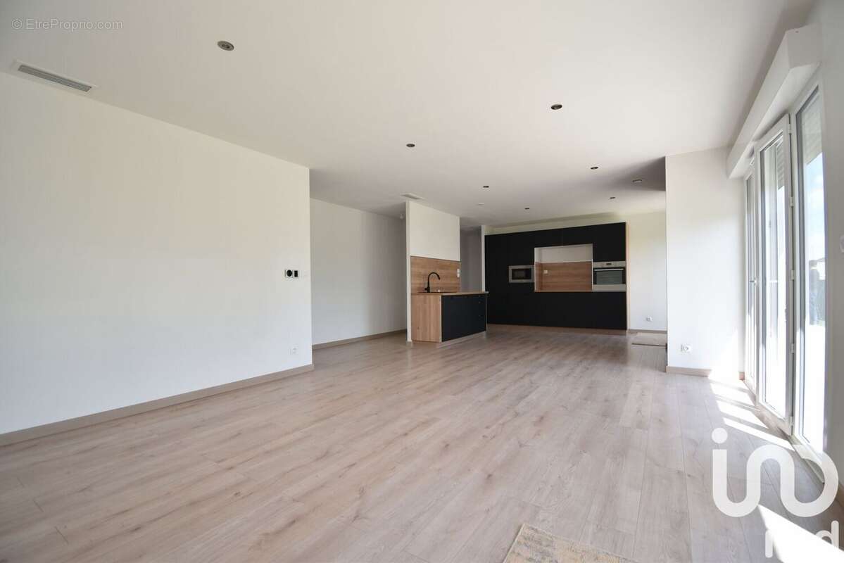 Photo 2 - Maison à SAINT-HILAIRE