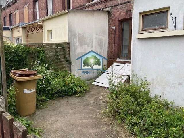 Petit Immeuble rue Dufay, proximité JDP - photo 5