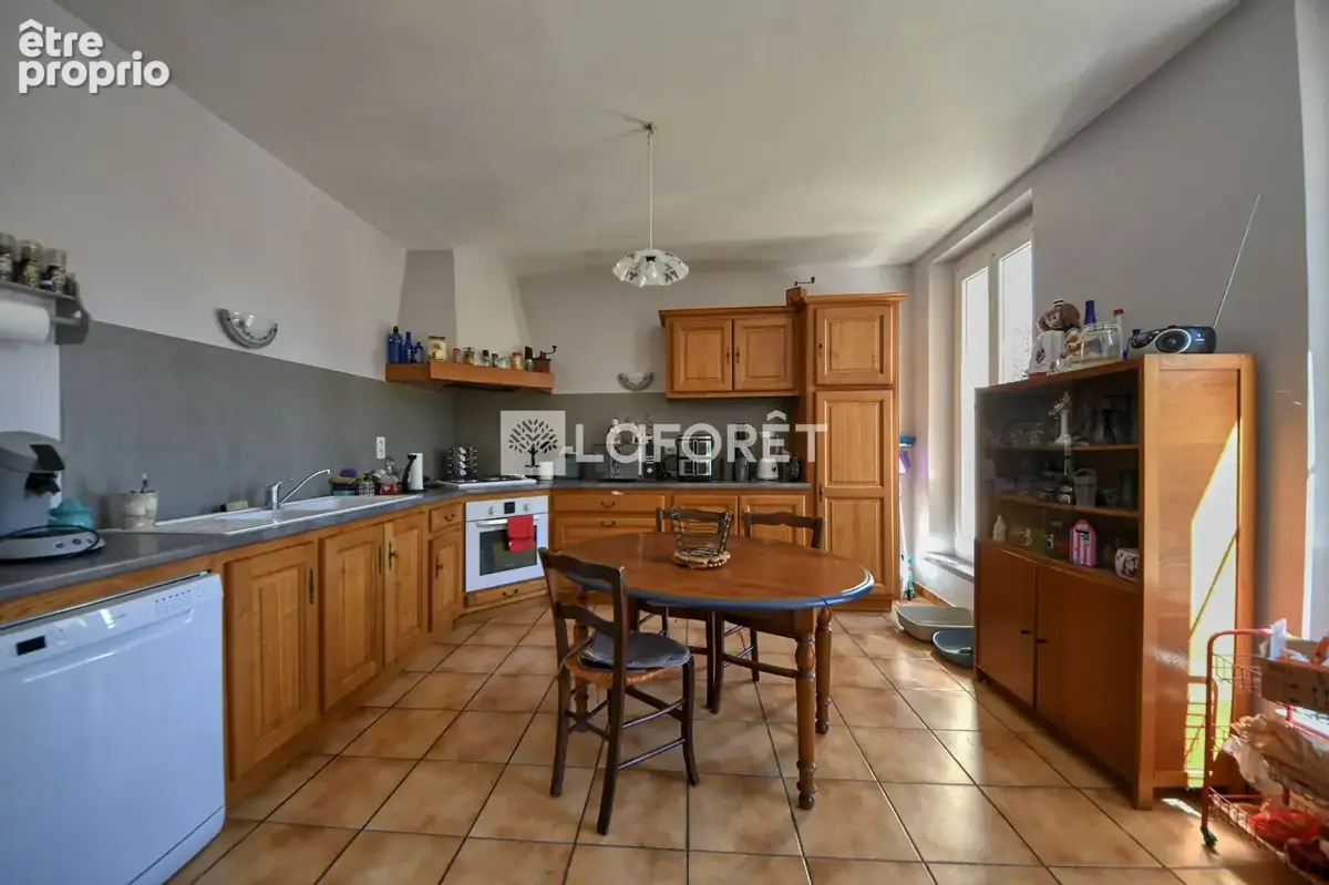 Proche du centre et au calme, maison de 140 m² avec dépendances à vendre à Lisle-sur-Tarn - photo 4