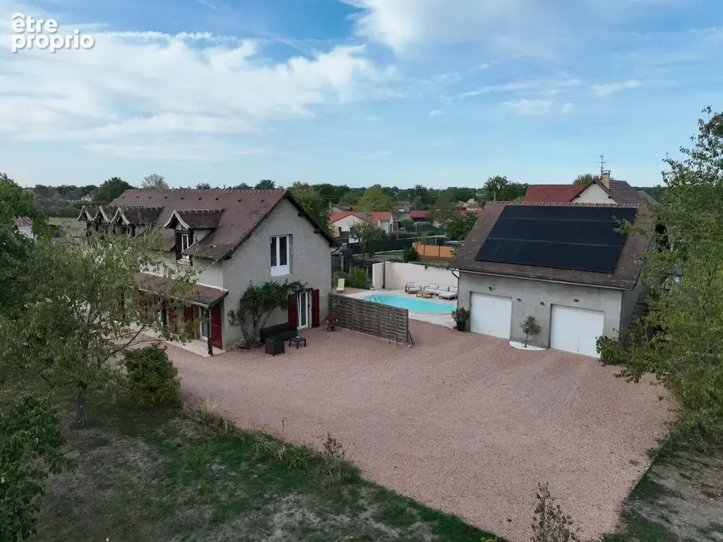 Propriété de 220m2 avec garage et piscine - photo 2