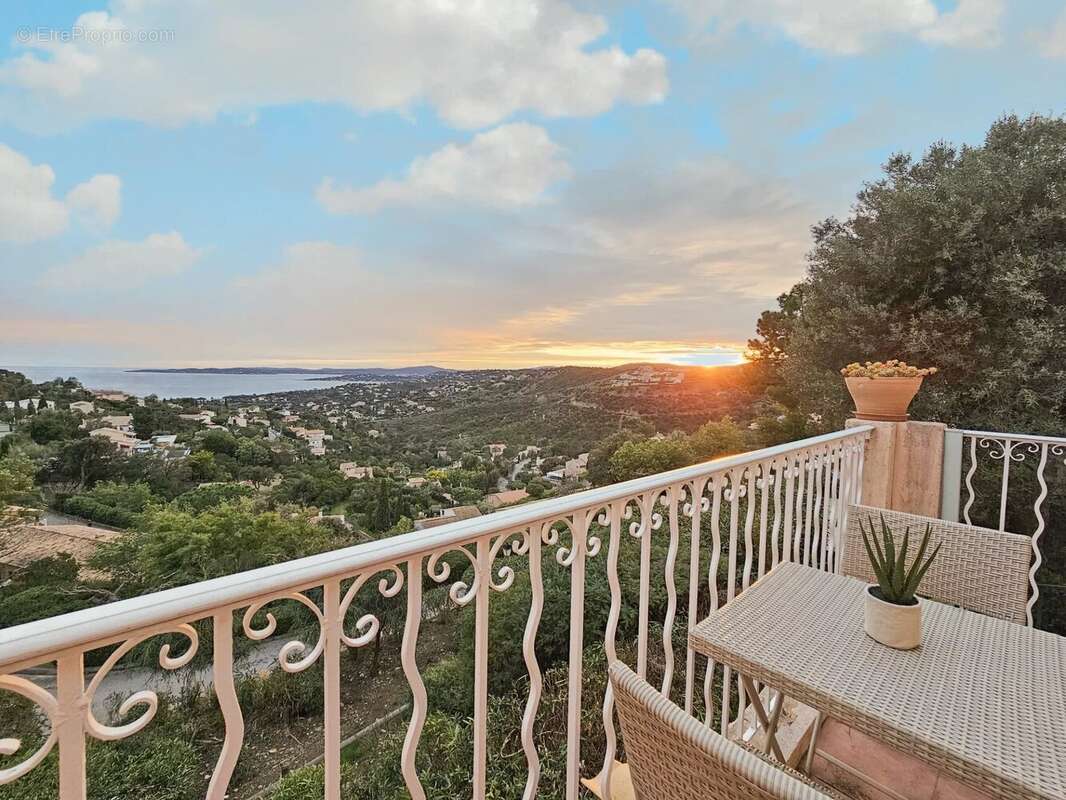 Appartement à ROQUEBRUNE-SUR-ARGENS