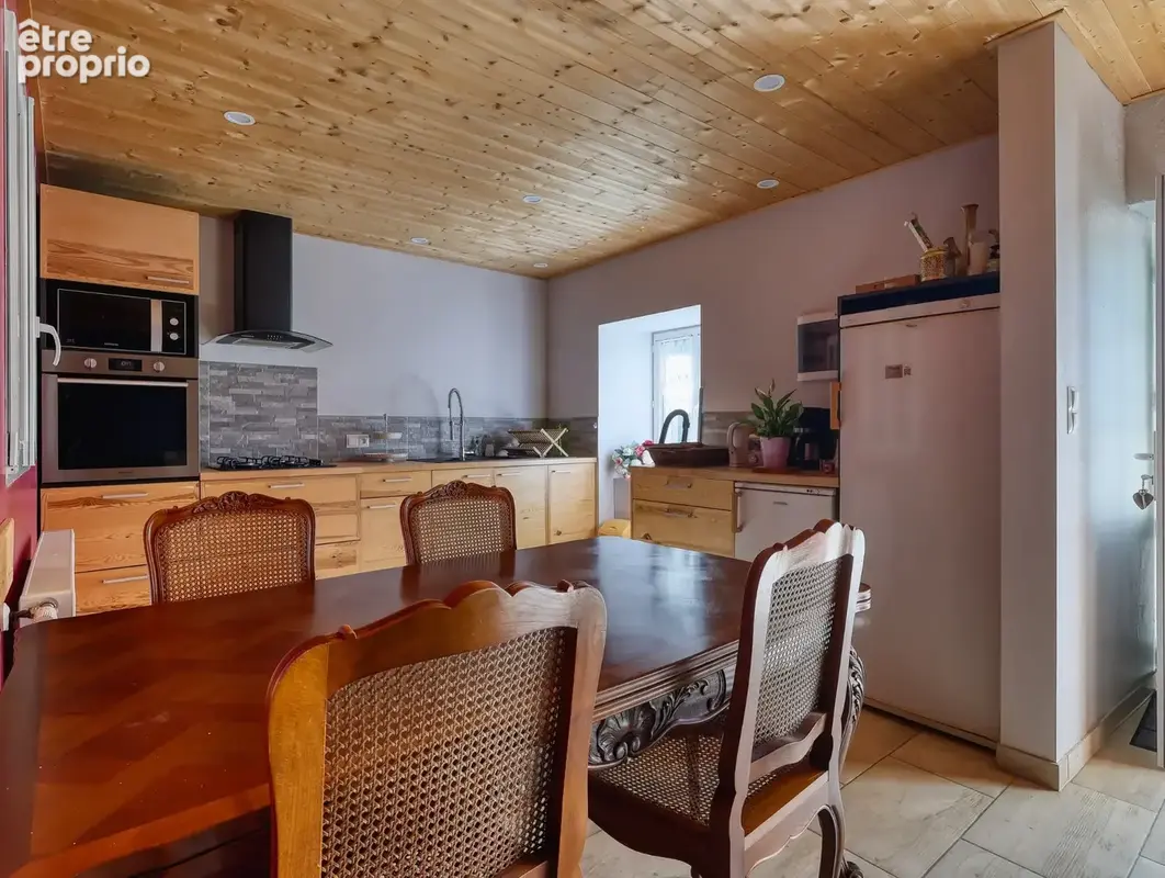 Ensemble immobilier de charme avec résidence principale et 3 gîtes, vaste terrain SAINT AGREVE (07) - photo 13