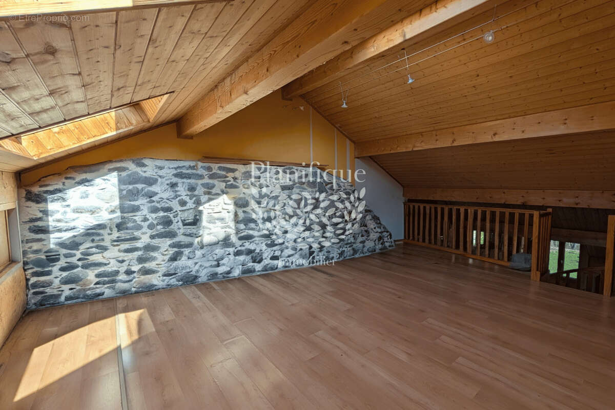 Maison à MONNETIER-MORNEX