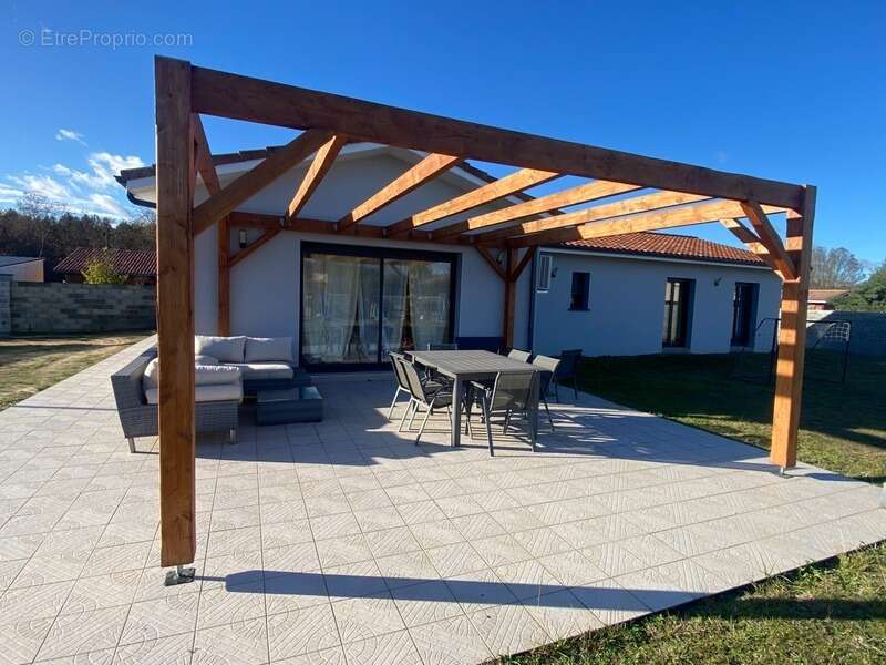 Maison à RION-DES-LANDES