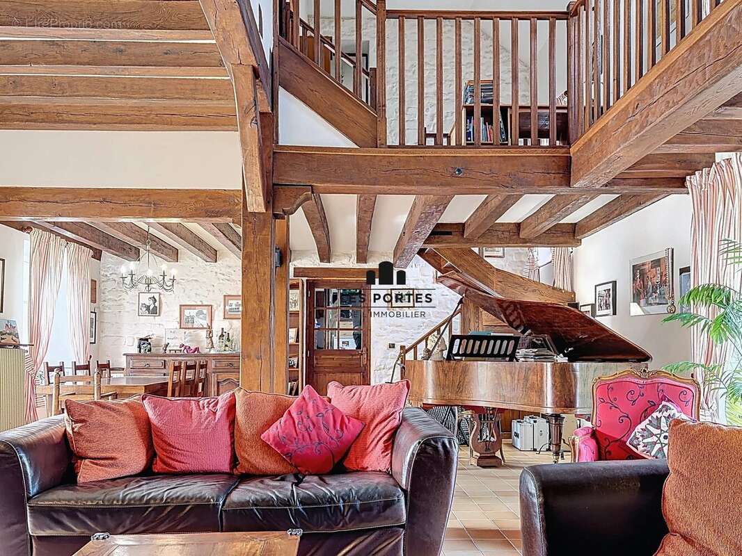Maison à CHAMPCUEIL