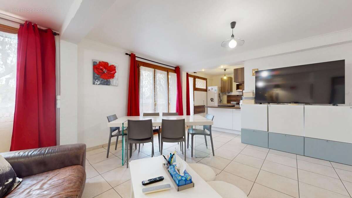 Appartement à SAINTE-FOY-LES-LYON