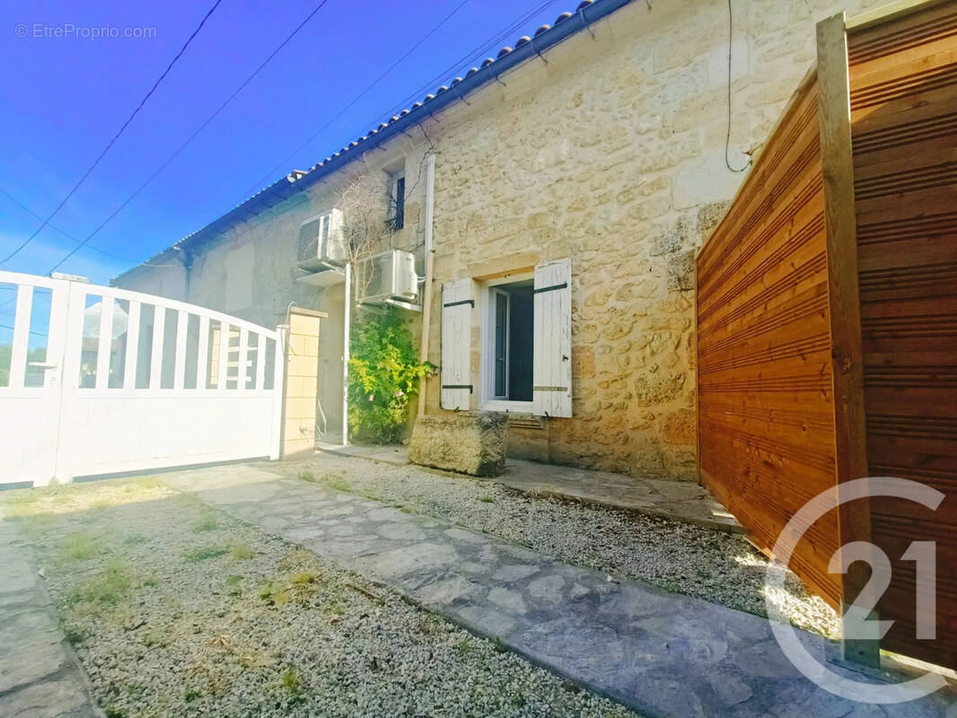 Maison à PEUJARD