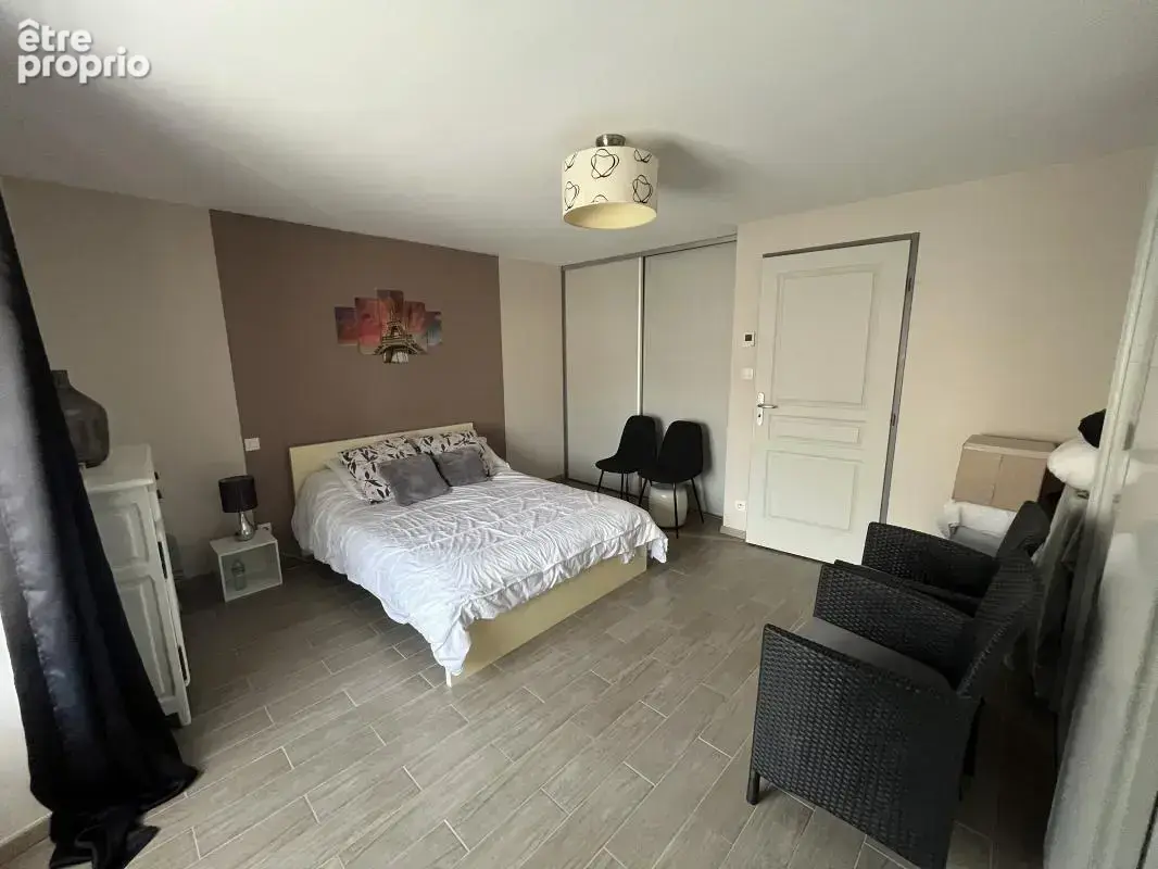 Maison 5 pièces 138 m² à vendre à Chabanais (16150) - photo 8