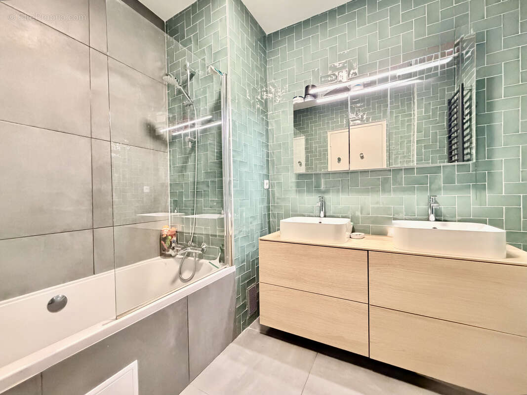 Appartement à PARIS-11E