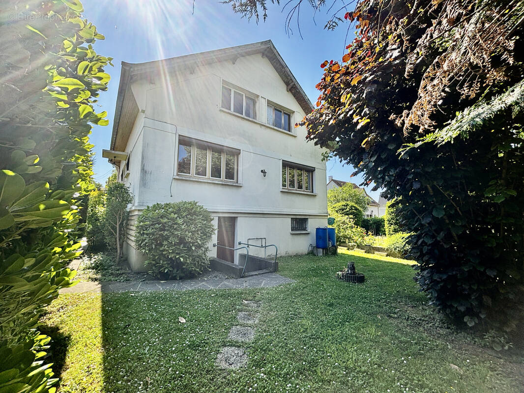 Maison à SARTROUVILLE