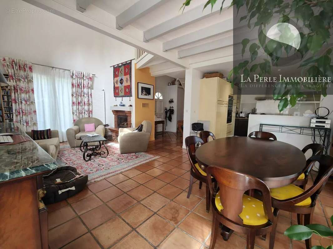 Maison à BRUGUIERES