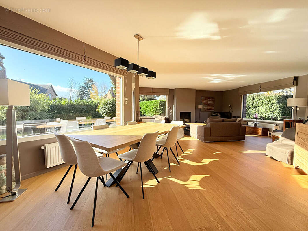 Maison à LE MAISNIL