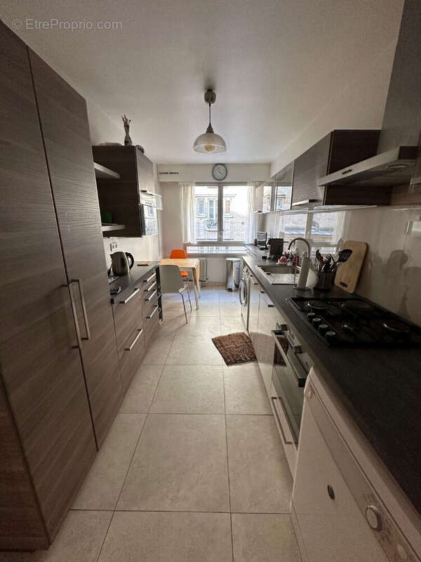 Appartement à PARIS-12E