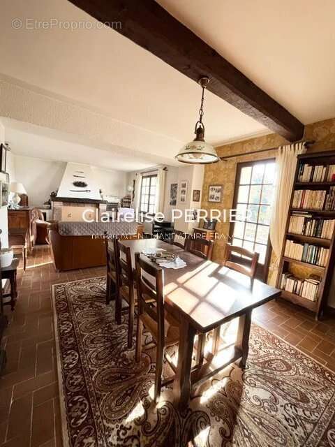 EXCLUSIVITÉ – PROPRIÉTÉ SAINT-ANTONIN-DU-VAR 100m2 habitables et 300m2 aménageables - photo 12
