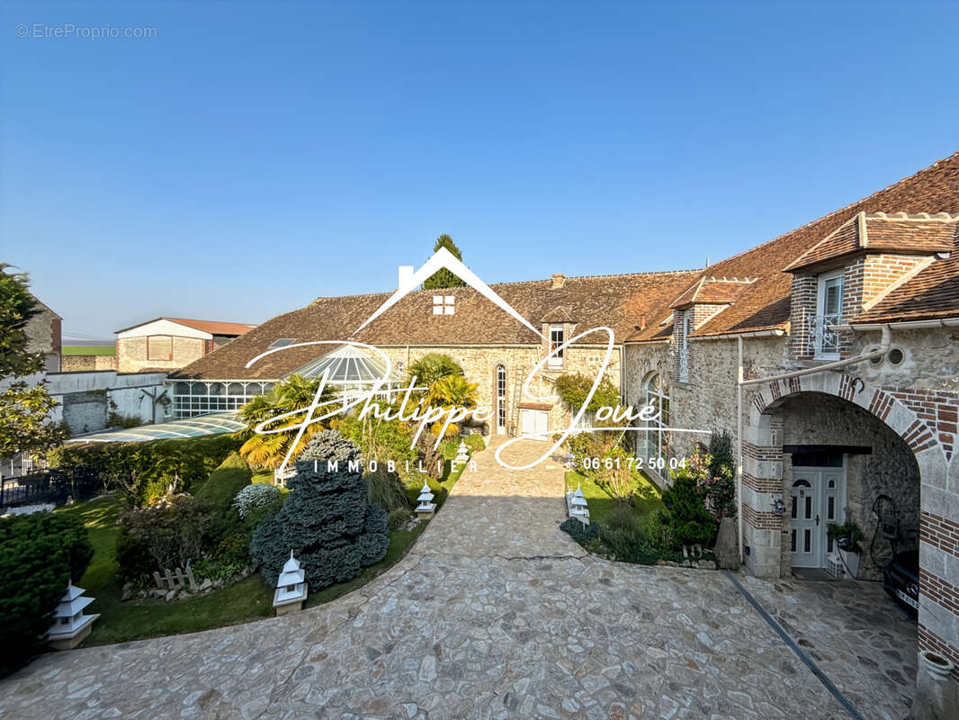 Maison à EGREVILLE