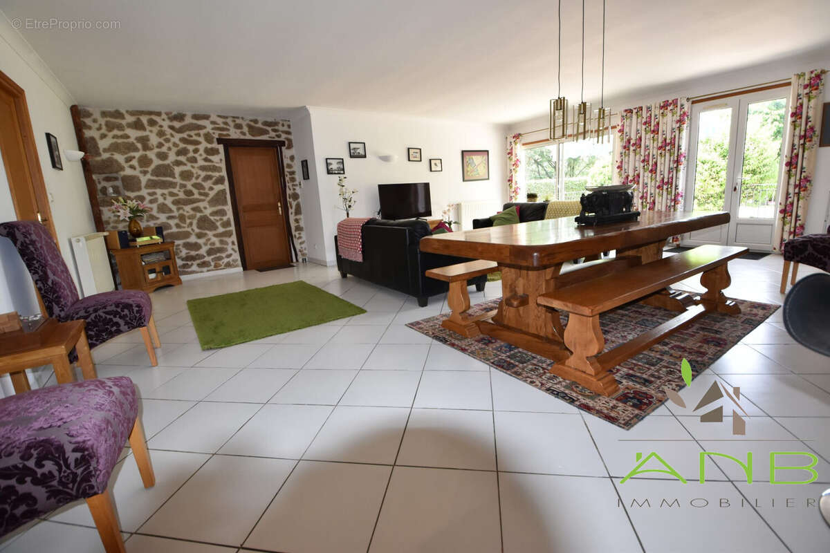 Maison 191 m² à Busserolles  - photo 9