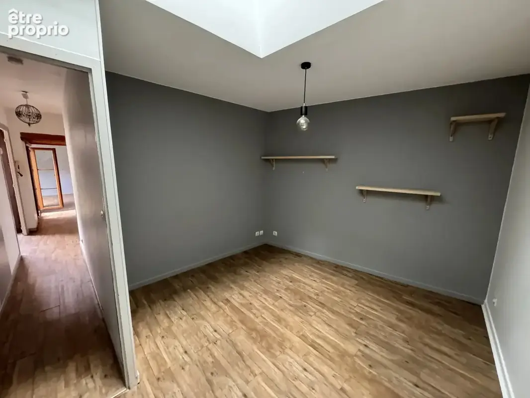 Centre de ANSE - Au calme - T3 de 70 m² avec grand garage - photo 2