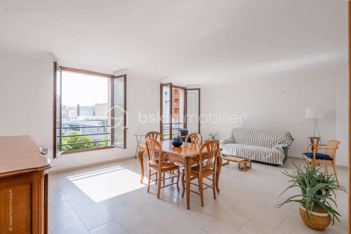 Appartement à AUBERVILLIERS