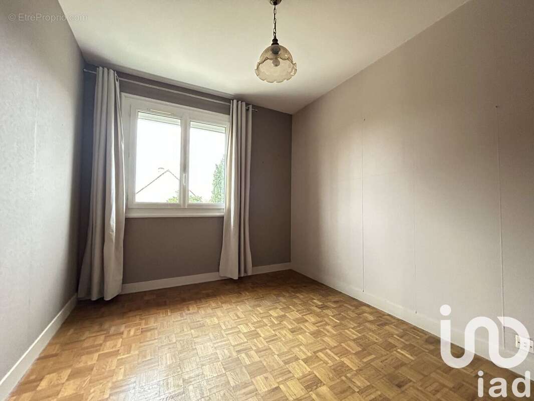 Photo 8 - Maison à SAINT-SULPICE-DE-POMMERAY