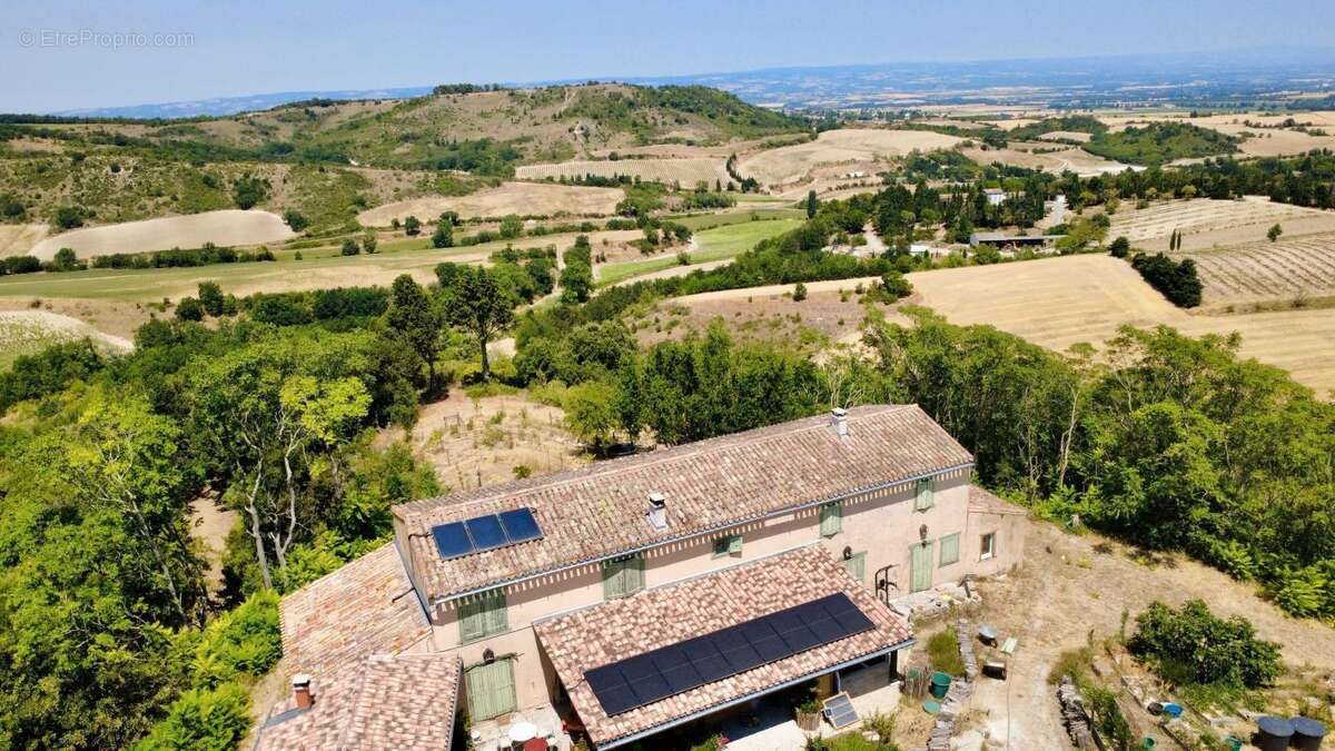 Mas/ferme rénové avec 6 chambres et 23 hectares de terrain - photo 39