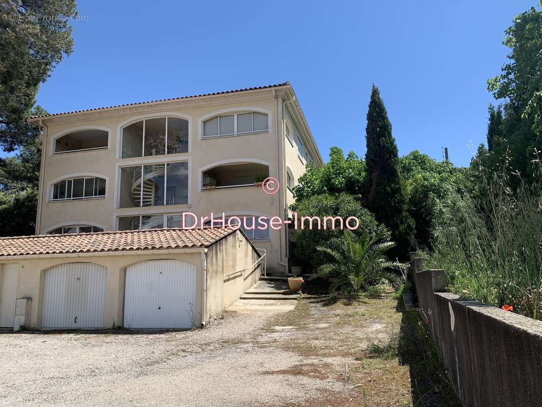 Appartement à BAGNOLS-SUR-CEZE