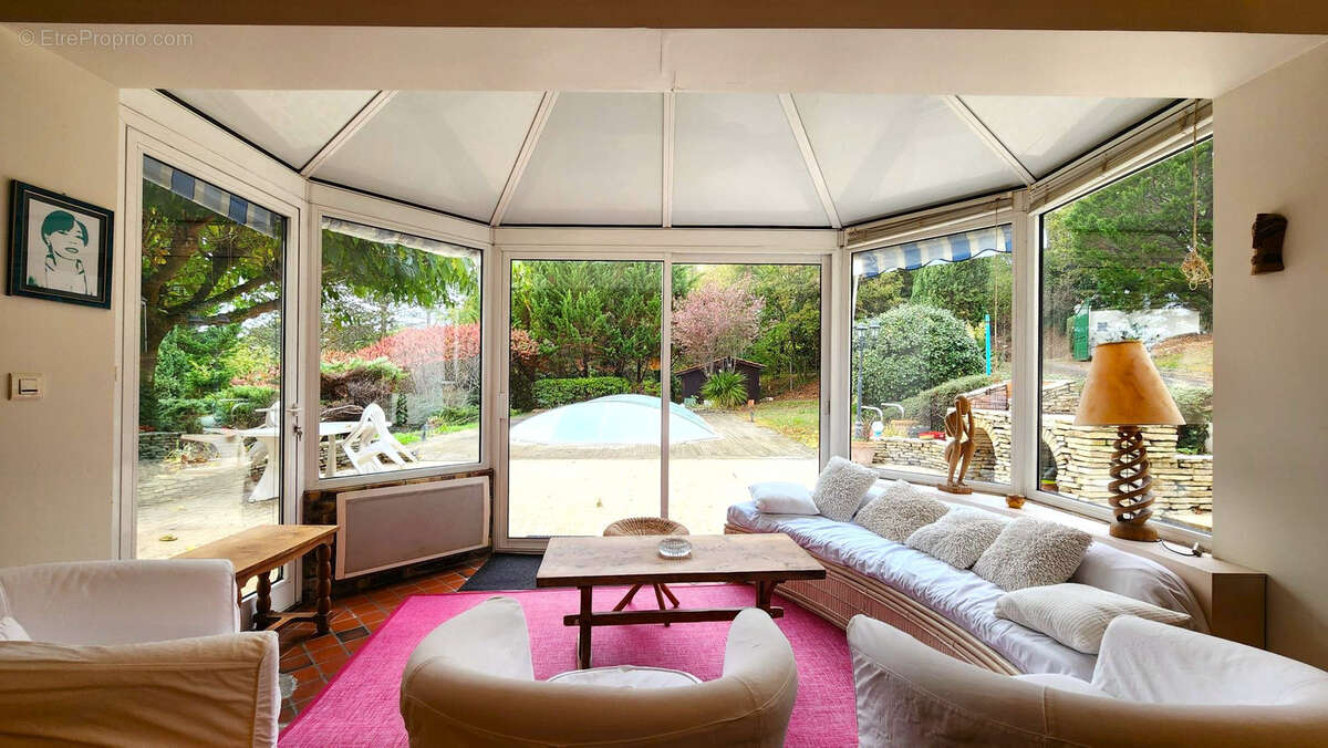 Maison à SAINT-ROMAIN-LA-VIRVEE